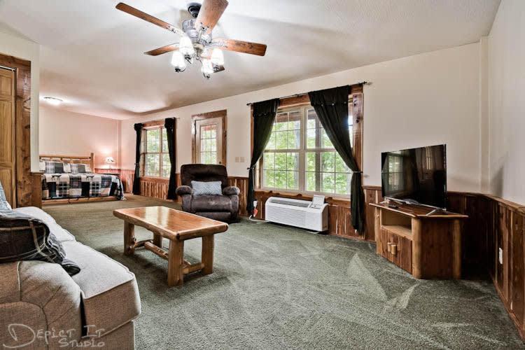 Secluded 2 Story Cabin Pool Wifi Smart Tvs Eureka Springs Exterior photo